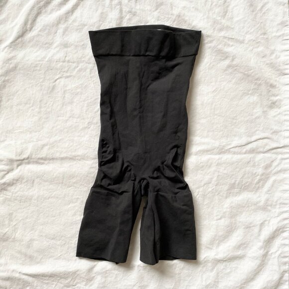 SKIMS Everyday Sculpt High-Waisted Mid-Thigh Shapewear Short Black XXS - Picture 1 of 6